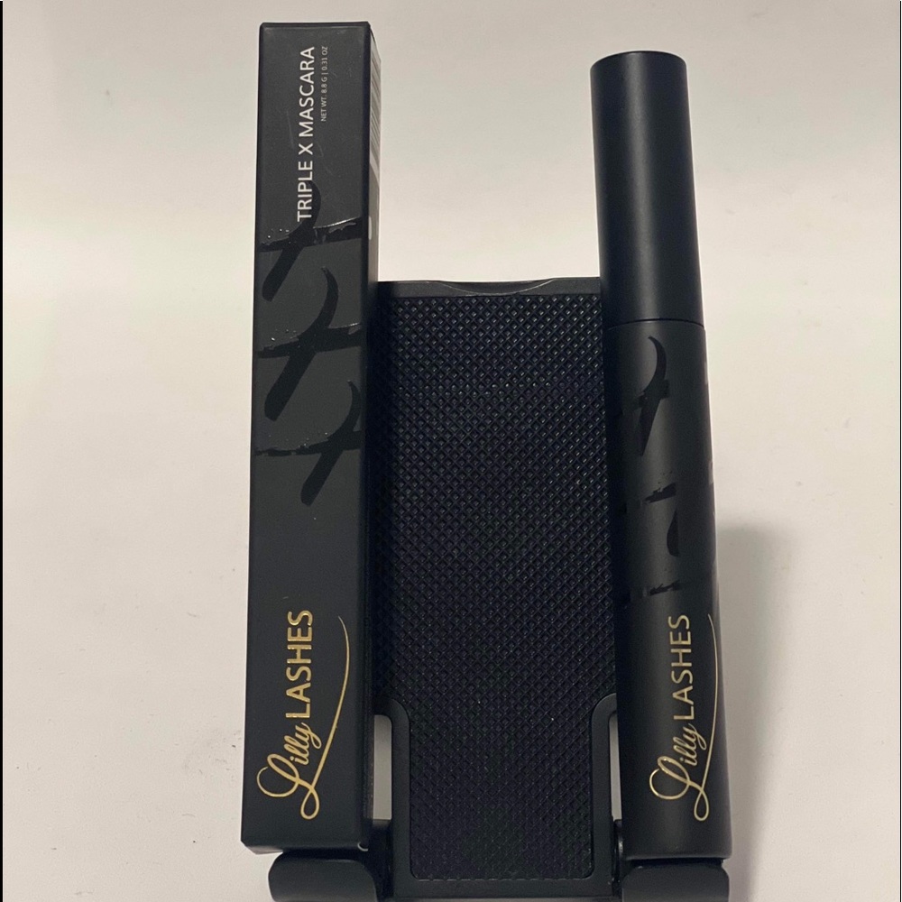 Lily lasher triple x mascara Black mascara